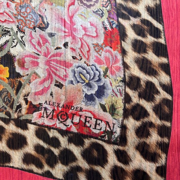 Alexander McQueen Floral Leopard Skull Print Scarf/Wrap - Picture 2 of 3